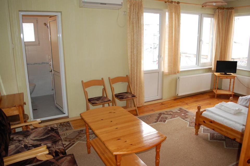 Borova House Hotel Trjavna Kültér fotó