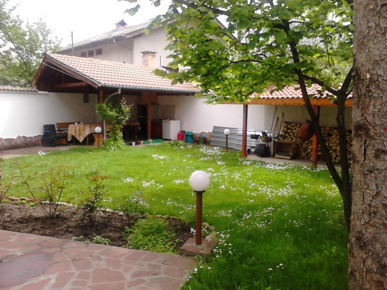 Borova House Hotel Trjavna Kültér fotó